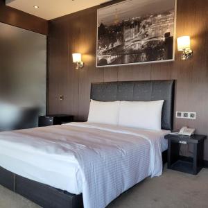 Phòng Deluxe Giường Đôi Có Tầm Nhìn (Deluxe Double Room with View)