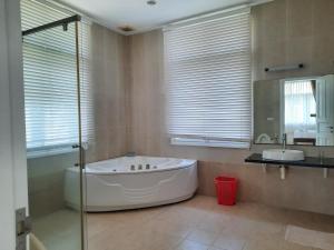 Biệt Thự 3 Phòng Ngủ (Three-Bedroom Villa)