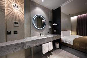 Phòng Loại Sang Giường Đôi (Deluxe Double Room)