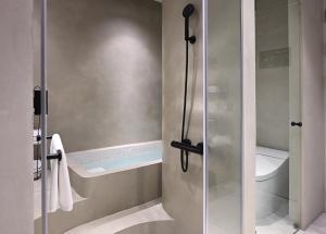 Phòng 4 người có ban công (Quadruple Room with Balcony)