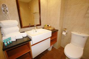 Phòng Giường Đôi có Ban công và Nhìn ra Biển (Double Room with Balcony and Sea View)
