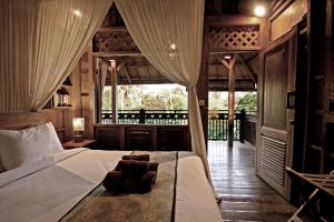 Biệt Thự 3 Phòng Ngủ (Three-Bedroom Villa)