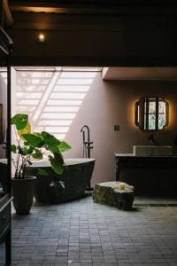 Phòng Deluxe Có Giường Cỡ King (Deluxe King Room)