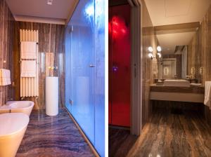 Queen Suite Corner Canal View with Turkish Bath room in Liassidi Wellness Suites