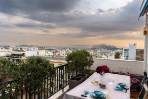 Suite with City View room in Acropolis View Experience