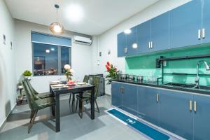 Căn hộ 2 Phòng ngủ có Ban công và Nhìn ra Biển (Two-Bedroom Apartment with Balcony and Sea View)