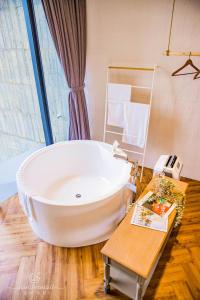 Căn Hộ Nhỏ Giường Đôi Có Ban Công (Studio Double with Balcony)