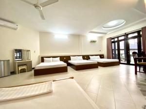 Phòng Gia đình Hướng hồ bơi (Family Room Pool View)