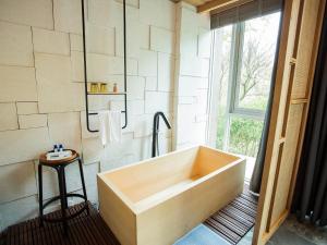 Phòng Giường Đôi Nhìn Ra Vườn (Double Room with Garden View)