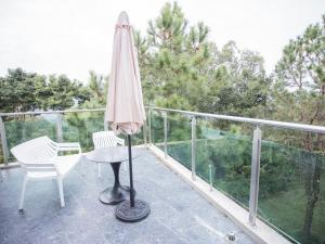 Phòng Có Giường Cỡ King Với Ban Công (King Room with Balcony)