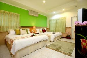 Phòng Tiêu Chuẩn 4 Người (Standard Quadruple Room)