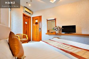 Phòng Superior giường đôi lớn (Superior Queen Room)