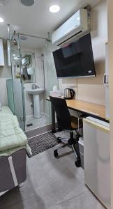 Phòng giường đơn không có cửa sổ (Single Room without Window)
