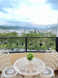Phòng Hướng núi (Mountain View Quad)