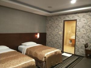 Suite hạng Thương gia có Phòng khách (Business Suite with Living Room)