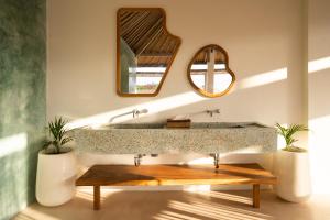Phòng Đôi Loại Sang (Deluxe Double Room)