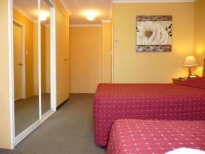 Queen Room room in Parramatta City Motel