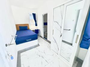 Phòng Giường Đôi Có Phòng Tắm Riêng (Double Room with Private Bathroom)