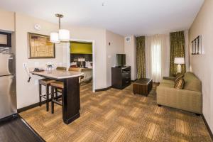 One-Bedroom Suite room in Staybridge Suites Knoxville West, an IHG Hotel