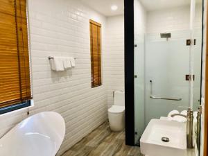 Biệt Thự 3 Phòng Ngủ (Three-Bedroom Villa)