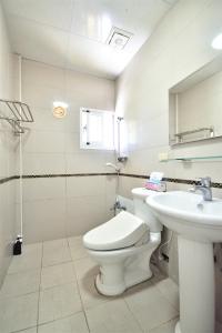 Phòng Bốn Người Có Phòng Tắm Riêng (Quadruple Room with Private Bathroom)