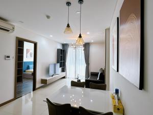 Căn Hộ 3 Phòng Ngủ (Three-Bedroom Apartment)