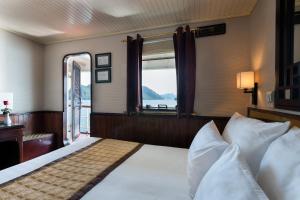 Phòng Deluxe 2 Giường Đơn Nhìn ra Biển - 2 Ngày 1 Đêm (Deluxe Twin Room with Sea View - 2 Days 1 Night)