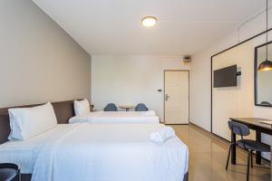 Superior Twin Room with Balcony room in CK2 Hotel SHA EXTRA PLUS