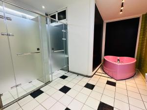 Phòng Deluxe 4 Người (Deluxe Quadruple Room)