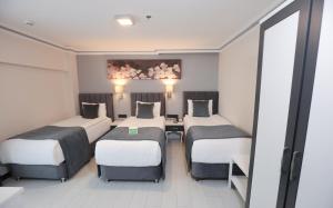 Triple Room room in Skalion Hotel