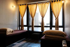 Phòng Tiêu Chuẩn 4 Người (Standard Quadruple Room)