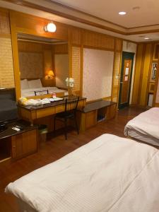 Phòng Gia Đình Có Bồn Tắm (Family Room with Bath)