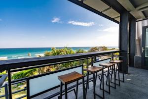 Phòng Bốn Người Hướng Biển có Ban Công (Sea View Quadruple Room with Balcony)