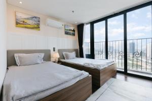 Suite Gia Đình Có Ban Công (Family Suite with Balcony)