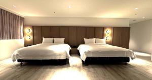 Phòng 4 Người Nhìn ra Thành phố (Quadruple Room with City View)