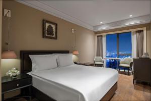 Superior City View French room in Windsor Hotel & Convention Center Istanbul