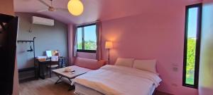 Phòng Giường Đôi Nhìn Ra Núi (Double Room with Mountain View)