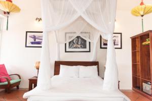 Phòng Deluxe Giường Đôi Với Ban Công và Tầm Nhìn Ra Biển (Deluxe Double Room with Balcony and Sea View)