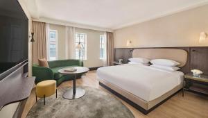 King Room - Club Access room in Hyatt Regency London Blackfriars