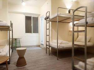 Giường trong Phòng ngủ Tập thể Nữ 6 Giường (Bed in 6 Bed Female Dormitory)
