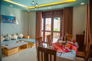 Suite Gia Đình Có Ban Công (Family Suite with Balcony)