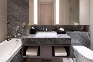 Suite Deluxe 2 Phòng Ngủ (Two-Bedroom Deluxe Suite)