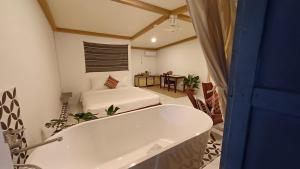 Master Ocean View Suite for 2 Adults