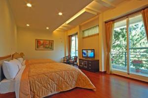 Phòng 4 Người Có Bồn Tắm (Quadruple Room with Bath)