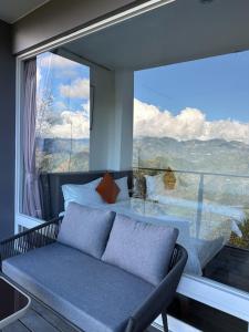 Phòng 2 Giường Đơn Nhìn Ra Núi (Twin Room with Mountain View)