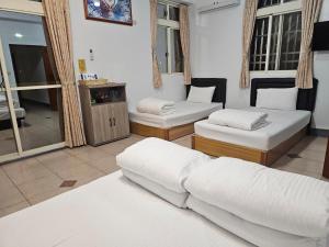 Phòng 4 Người Có Ban Công (Quadruple Room with Balcony)