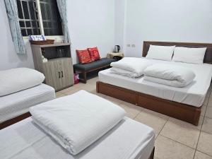 Phòng 4 Người Có Phòng Tắm (Quadruple Room with Bathroom)