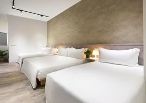 Phòng gia đình với phòng tắm riêng. (Family Room with Private Bathroom)