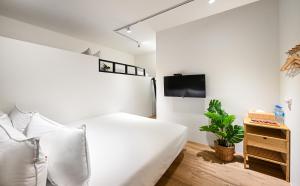 Phòng 3 Người Có Phòng Tắm Riêng (Triple Room with Private Bathroom)