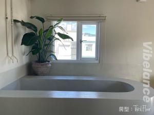 Phòng 4 Người Có Ban Công (Quadruple Room with Balcony)